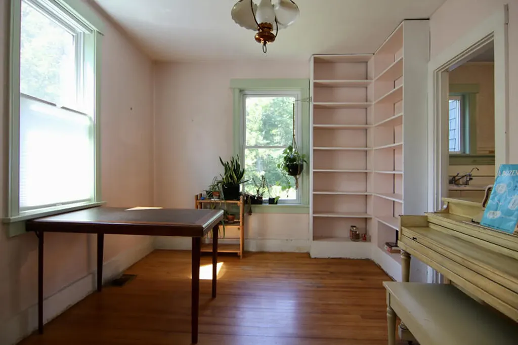 819 Main Street Monmouth ME 04259