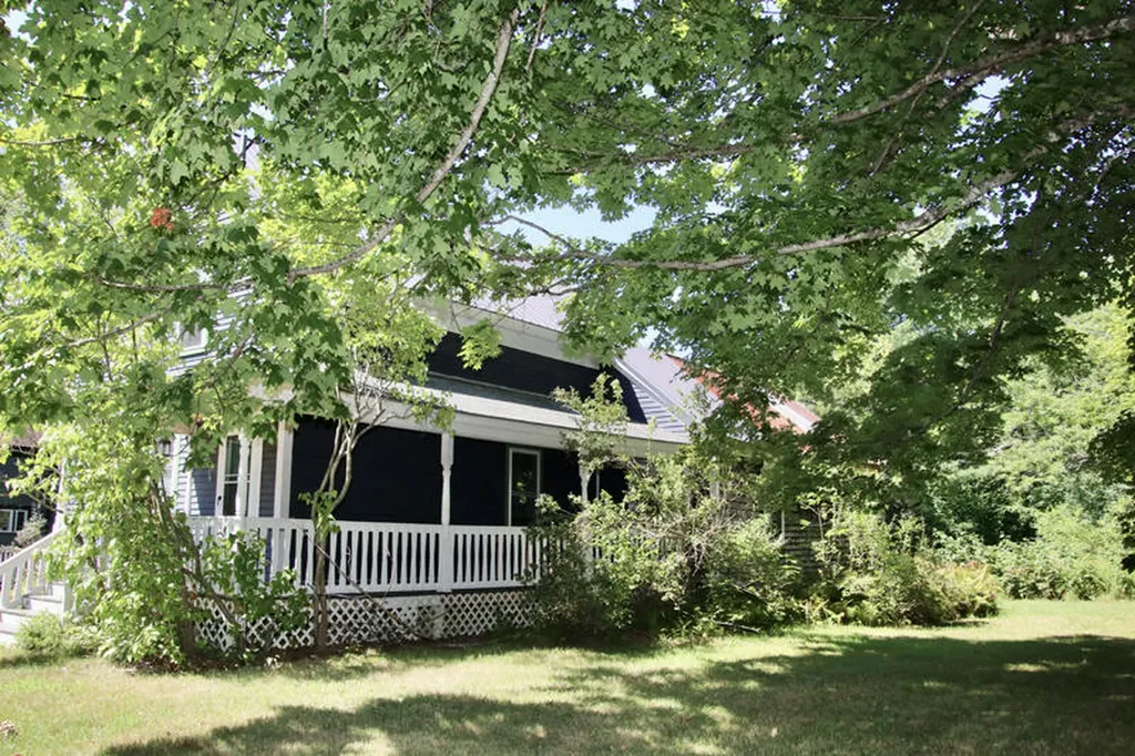 819 Main Street Monmouth ME 04259