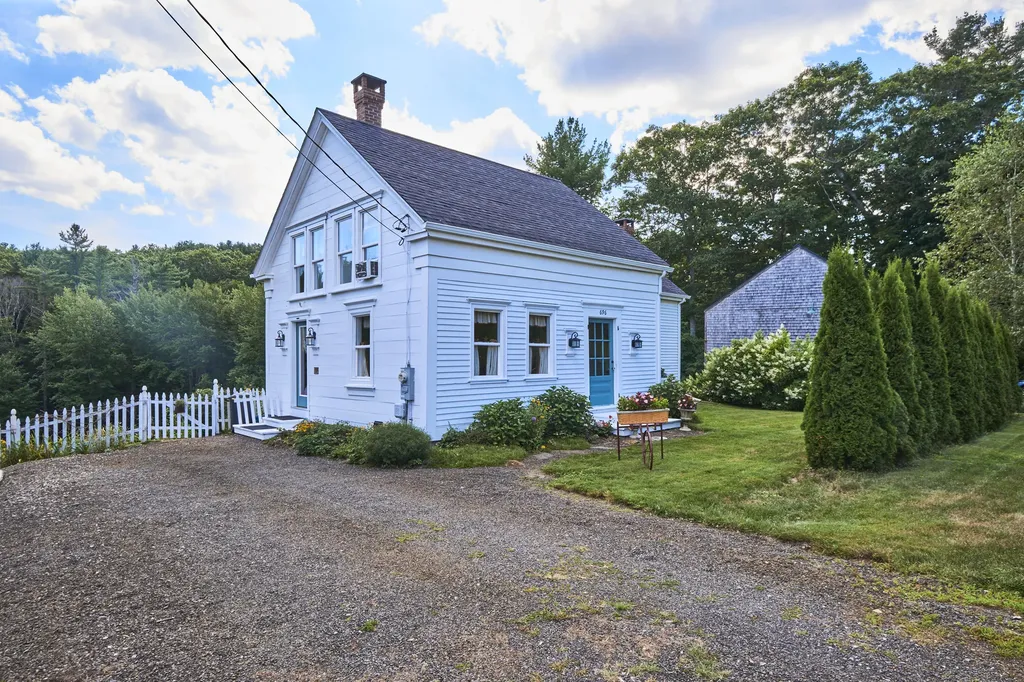 696 West Street Rockport ME 04856