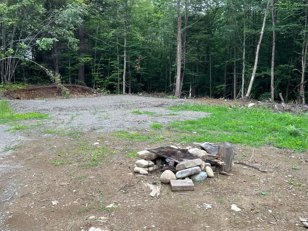 62 Pond Road Abbot ME 04406
