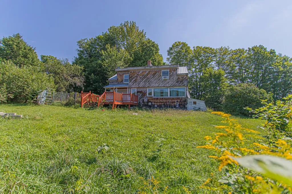 711 Cape Cod Hill Road New Sharon ME 04955