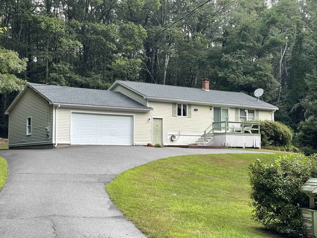 77 Bartlett Road Kittery ME 03905