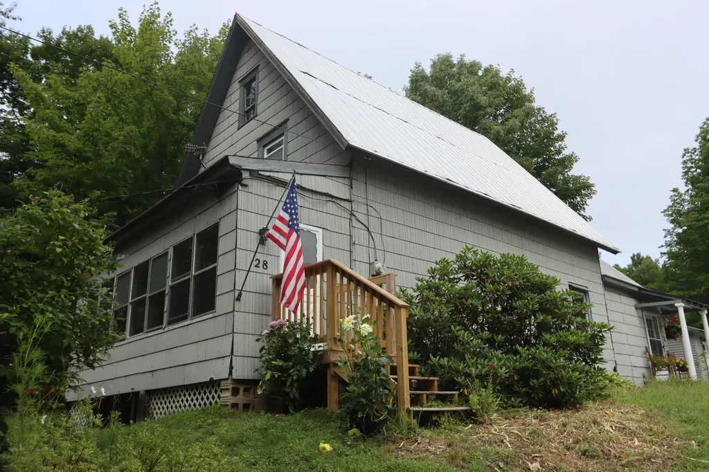 28 Summit Street Woodstock ME 04219