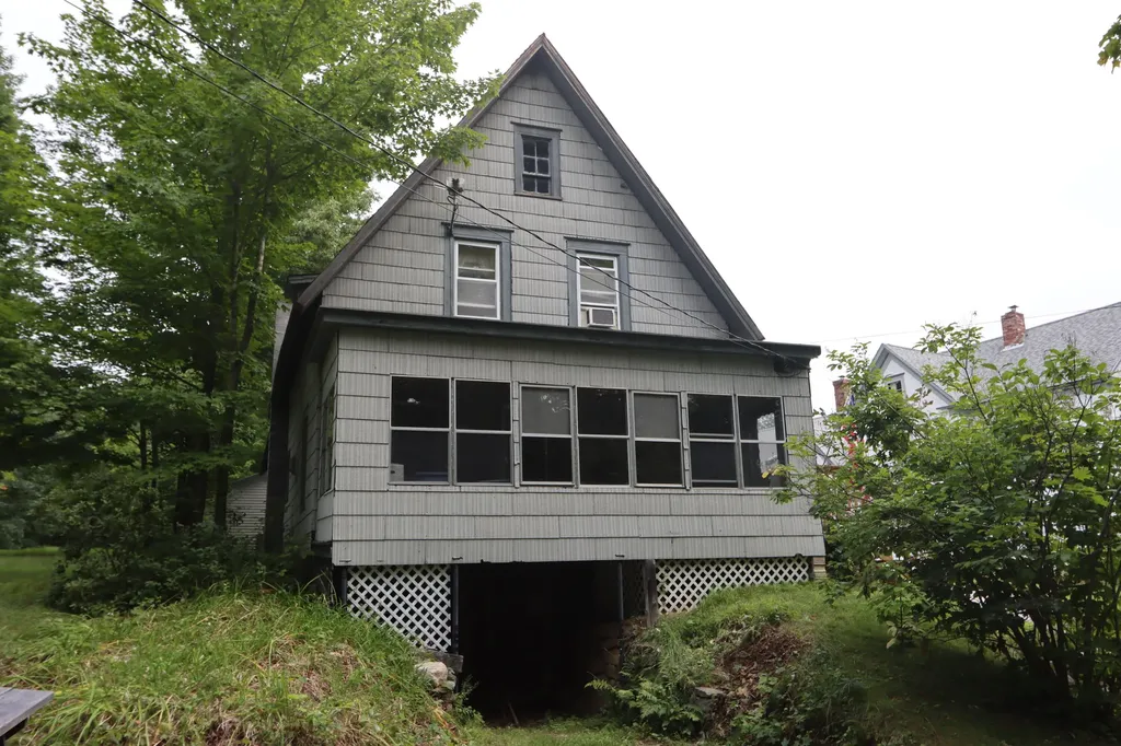 28 Summit Street Woodstock ME 04219