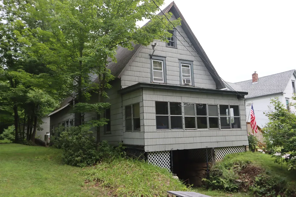 28 Summit Street Woodstock ME 04219