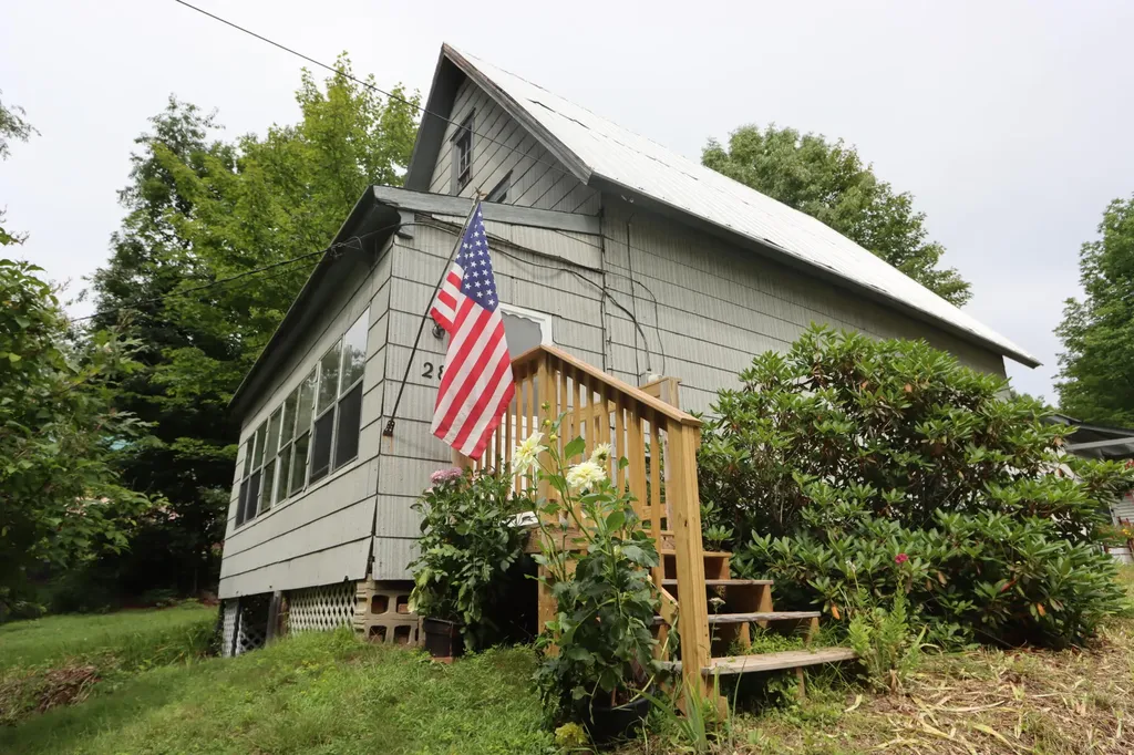 28 Summit Street Woodstock ME 04219