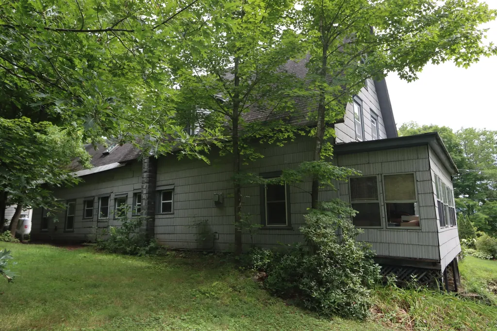 28 Summit Street Woodstock ME 04219