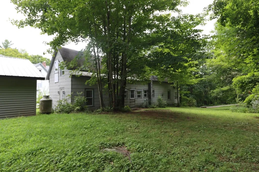 28 Summit Street Woodstock ME 04219
