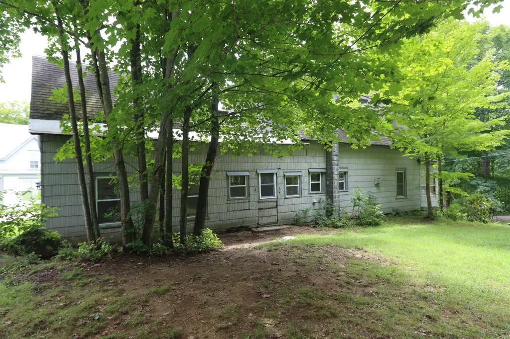 28 Summit Street Woodstock ME 04219