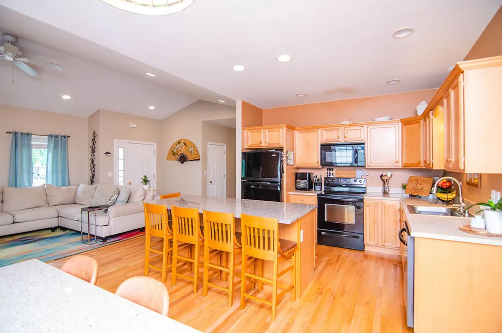 11 St James Place Lewiston ME 04240