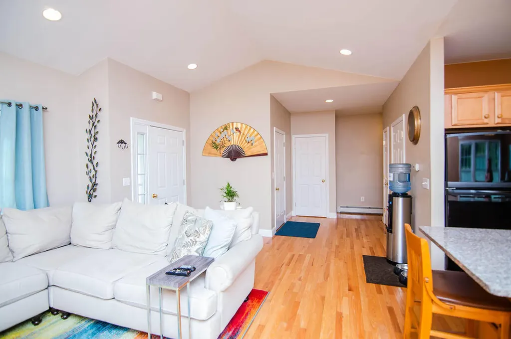 11 St James Place Lewiston ME 04240