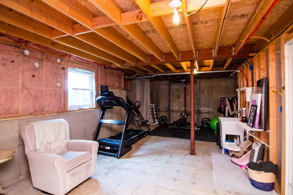 11 St James Place Lewiston ME 04240