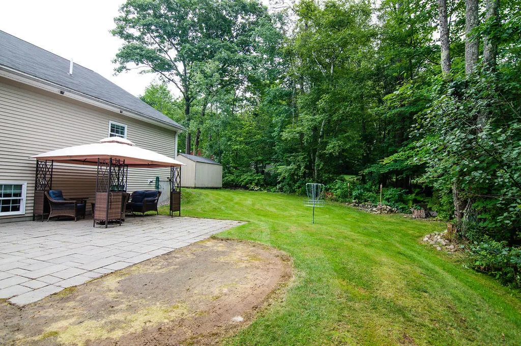 11 St James Place Lewiston ME 04240