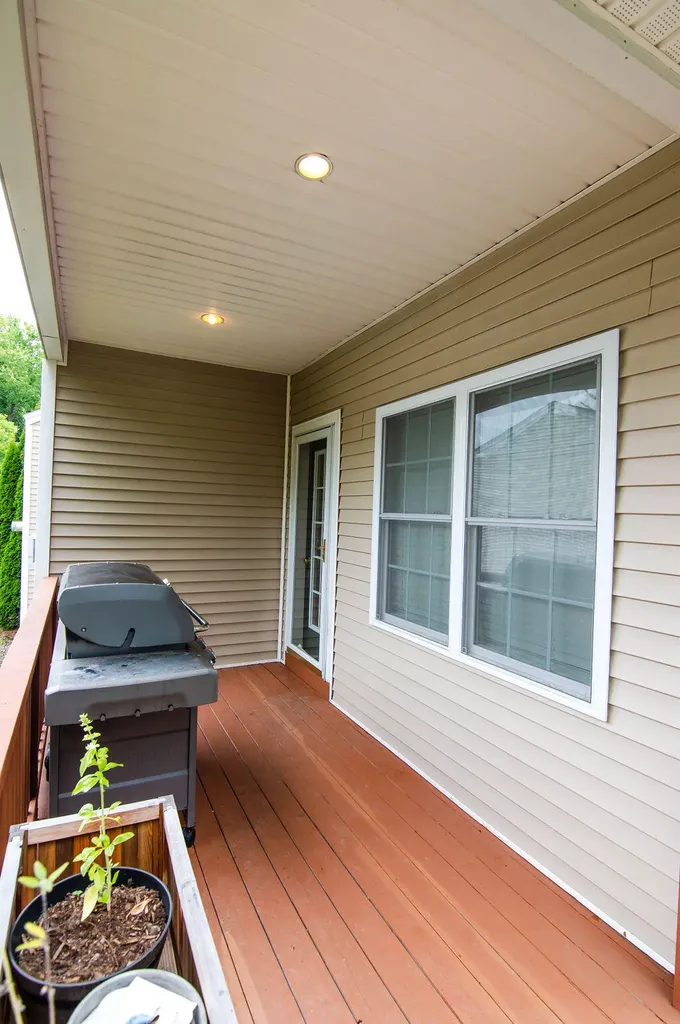 11 St James Place Lewiston ME 04240