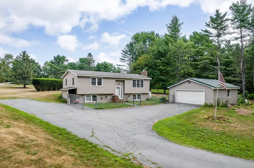 10 Wendy Acres Drive Hermon ME 04401