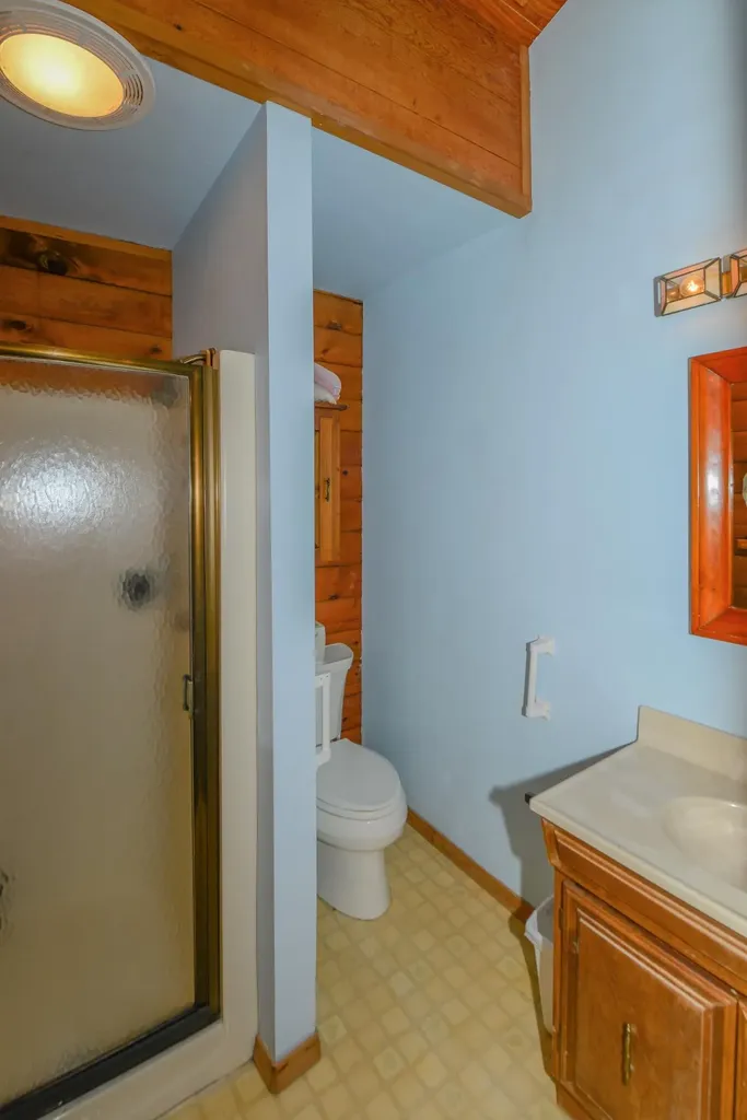 23 Crescent Shore Road Raymond ME 04071