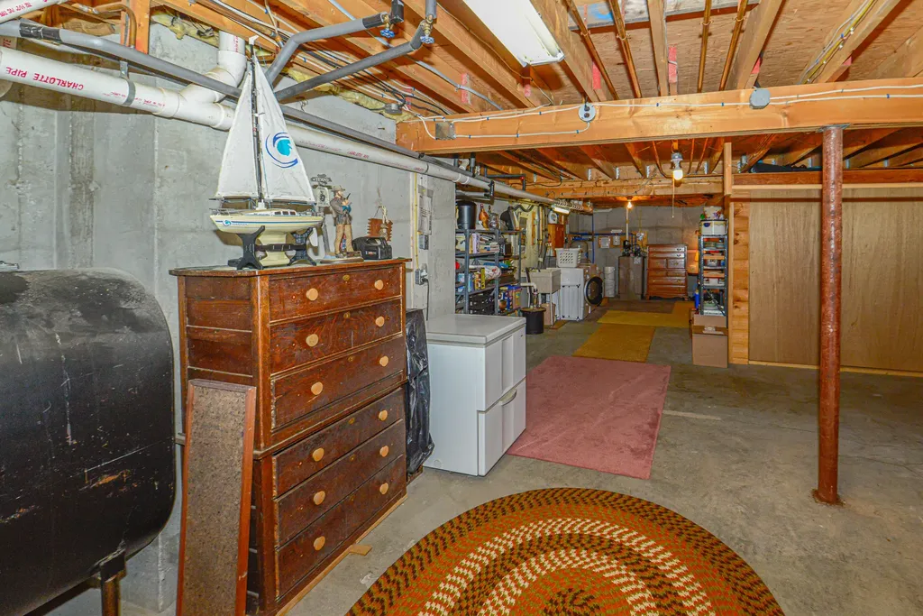 23 Crescent Shore Road Raymond ME 04071