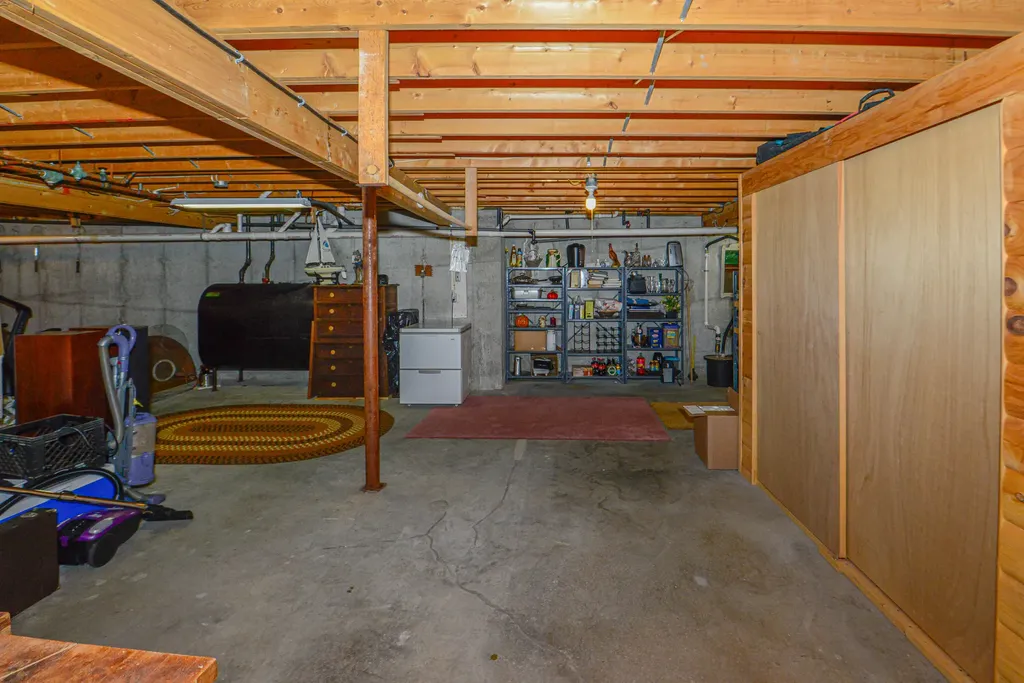 23 Crescent Shore Road Raymond ME 04071