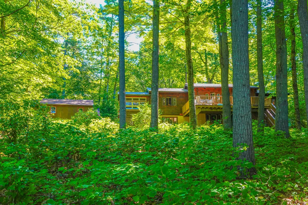 23 Crescent Shore Road Raymond ME 04071