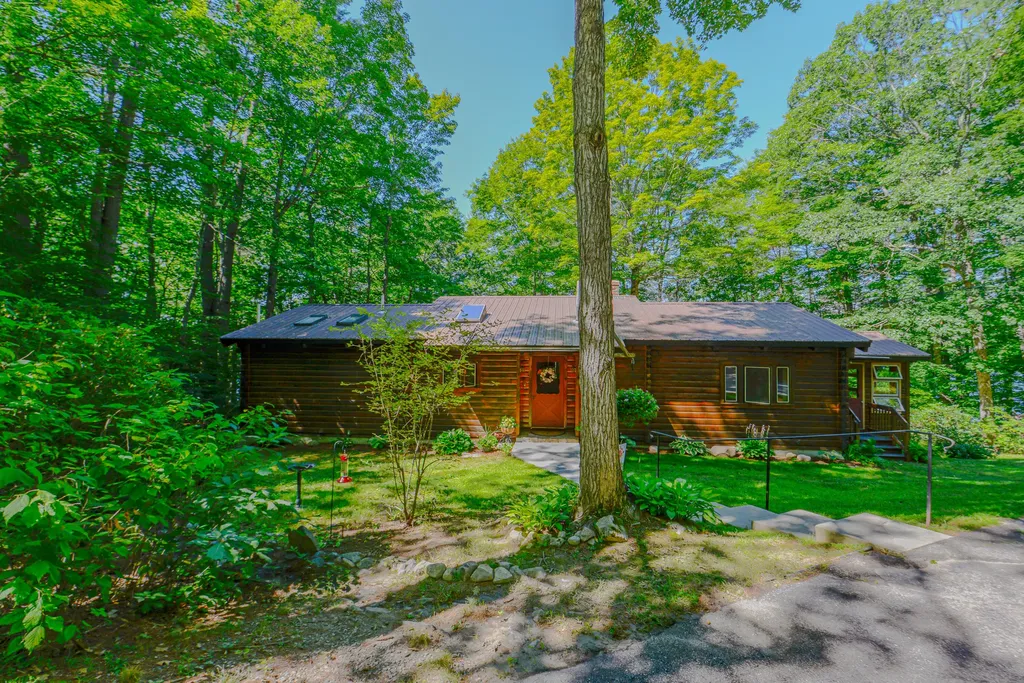 23 Crescent Shore Road Raymond ME 04071