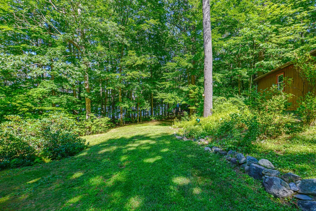 23 Crescent Shore Road Raymond ME 04071