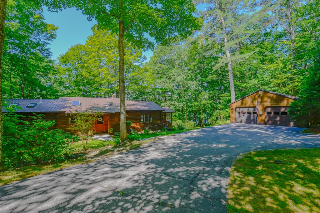 23 Crescent Shore Road Raymond ME 04071