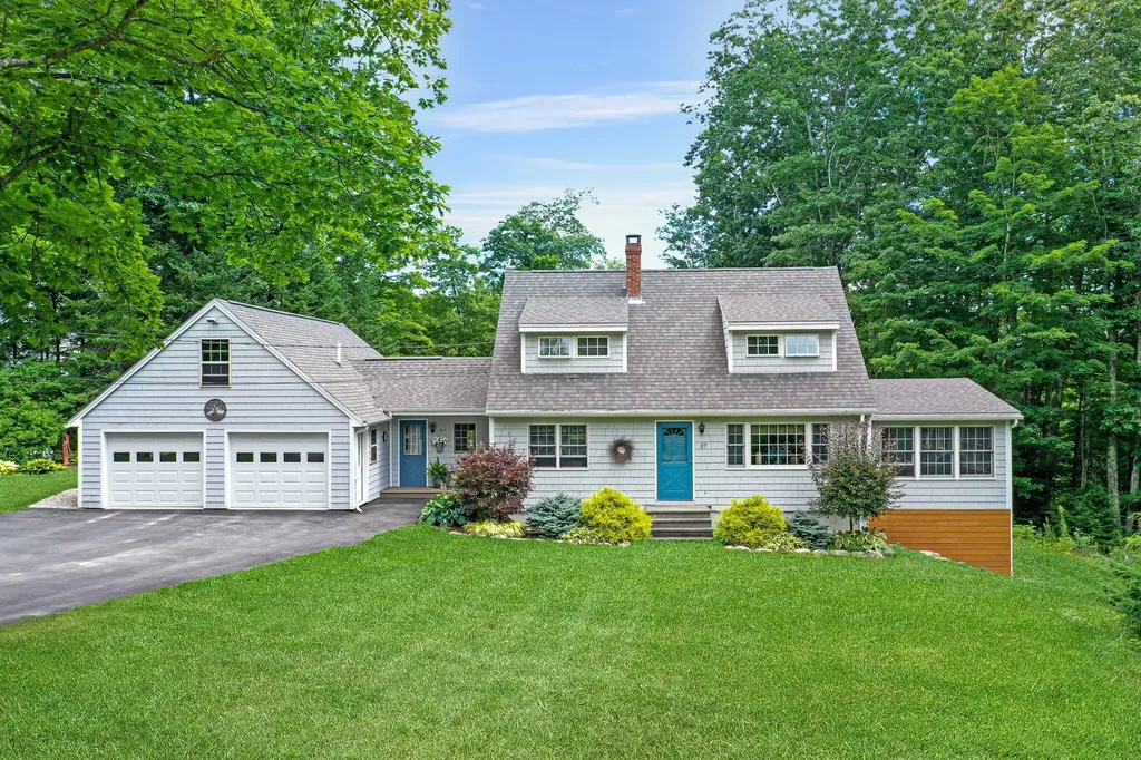 37 Lawrence Road Pownal ME 04069