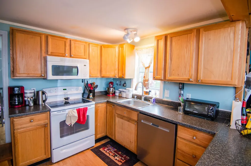 48 Branch Drive Cushing ME 04563