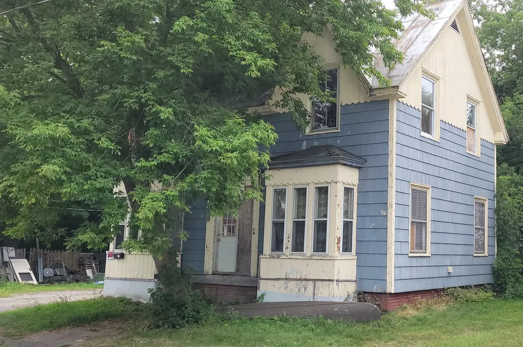 5 Butler Court Waterville ME 04901