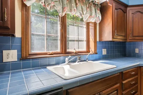 8 Susan Lane Falmouth ME 04105