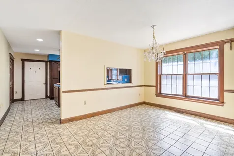 8 Susan Lane Falmouth ME 04105