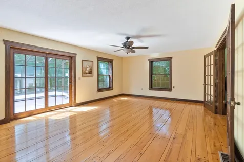 8 Susan Lane Falmouth ME 04105