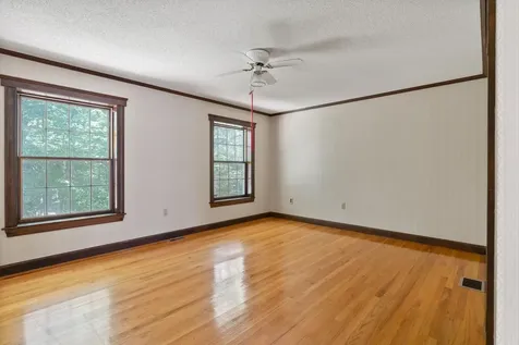 8 Susan Lane Falmouth ME 04105