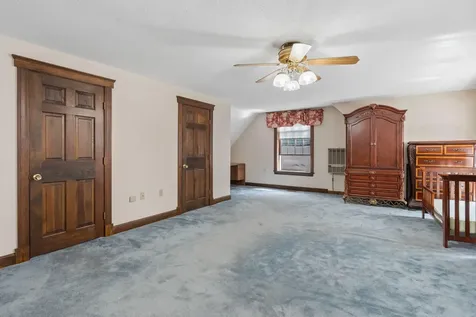 8 Susan Lane Falmouth ME 04105