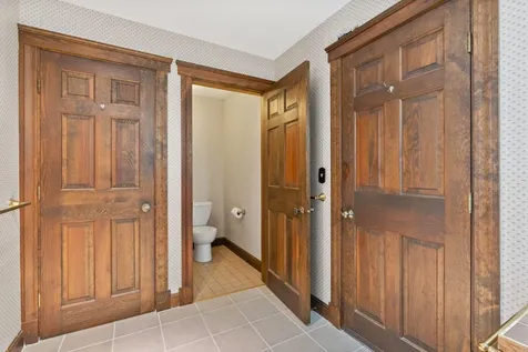 8 Susan Lane Falmouth ME 04105