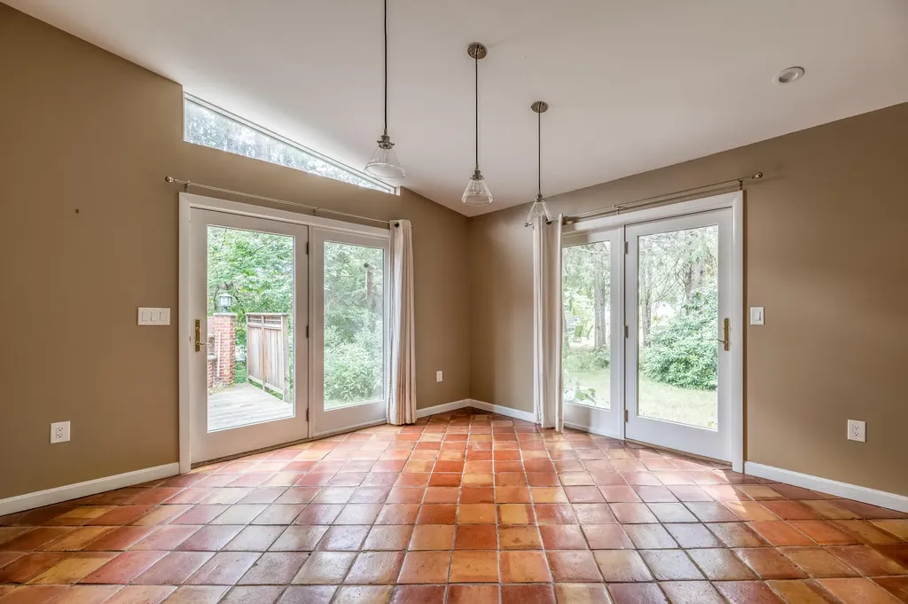 5 Willow Drive Orono ME 04473