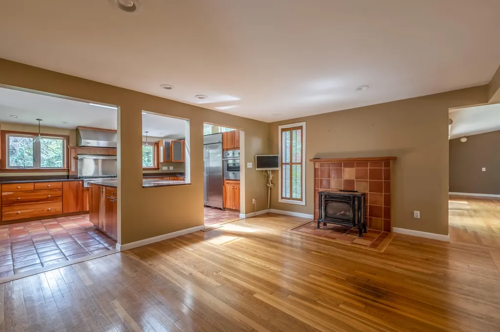5 Willow Drive Orono ME 04473
