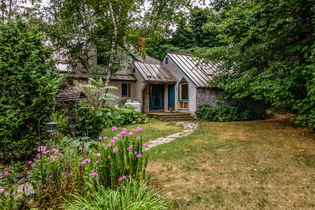 5 Willow Drive Orono ME 04473