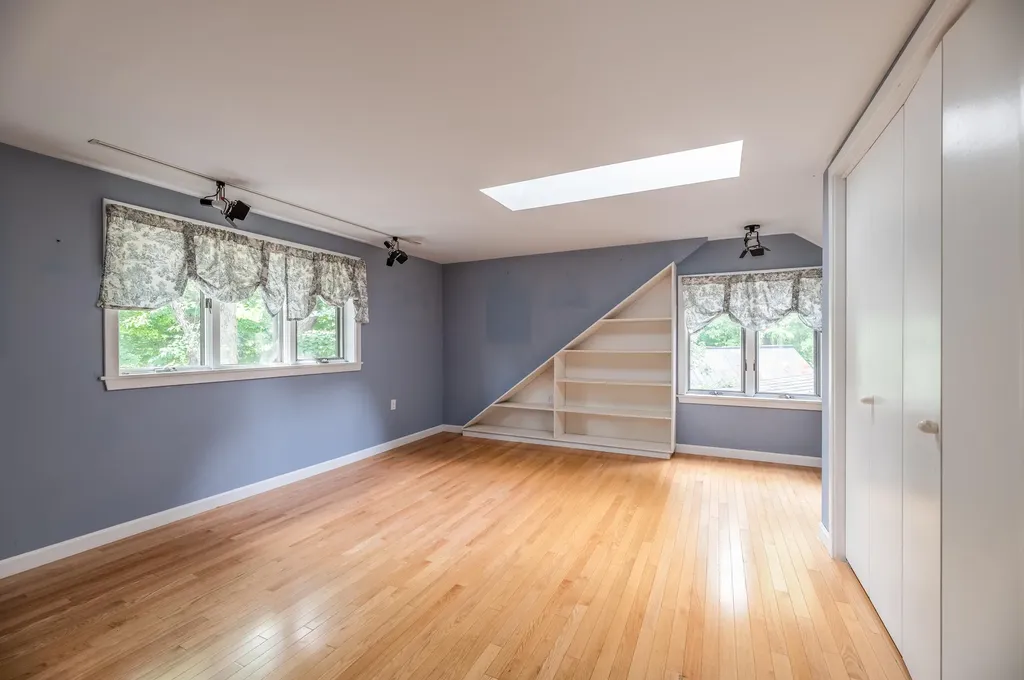 5 Willow Drive Orono ME 04473