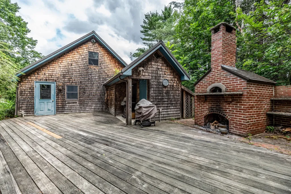 5 Willow Drive Orono ME 04473