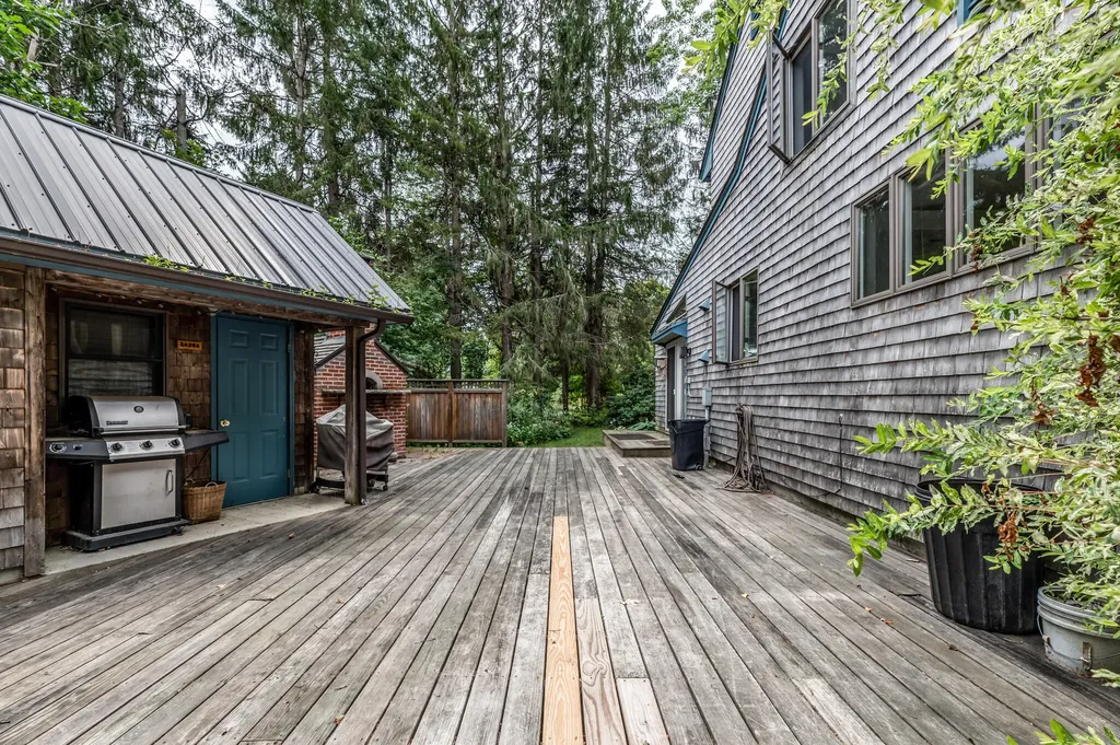 5 Willow Drive Orono ME 04473