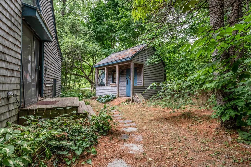 5 Willow Drive Orono ME 04473