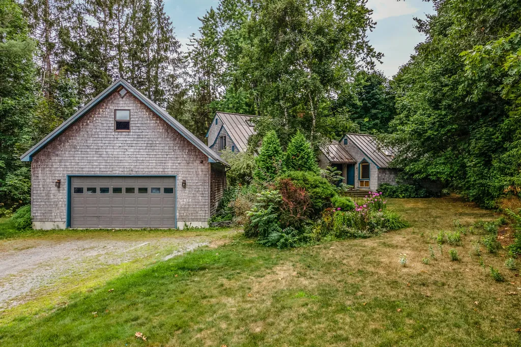5 Willow Drive Orono ME 04473