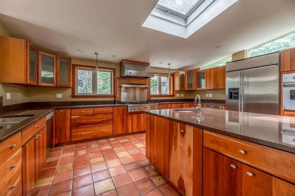 5 Willow Drive Orono ME 04473