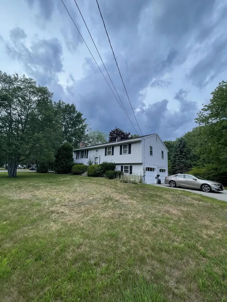 16 Arbor Avenue Topsham ME 04086