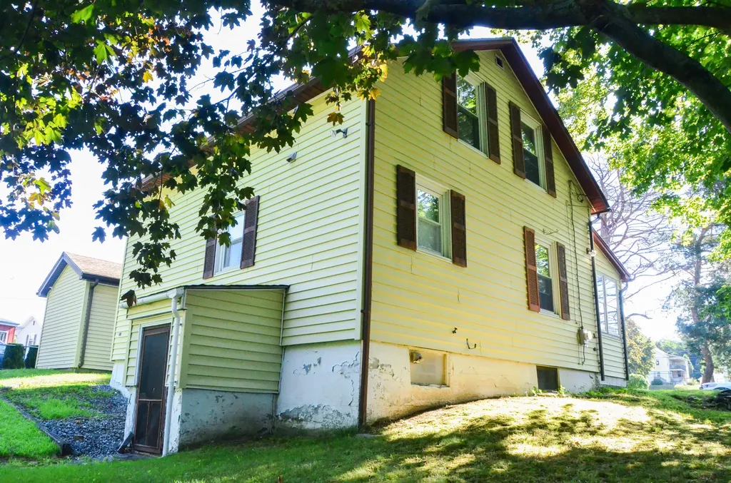58 Lafayette Street Augusta ME 04330