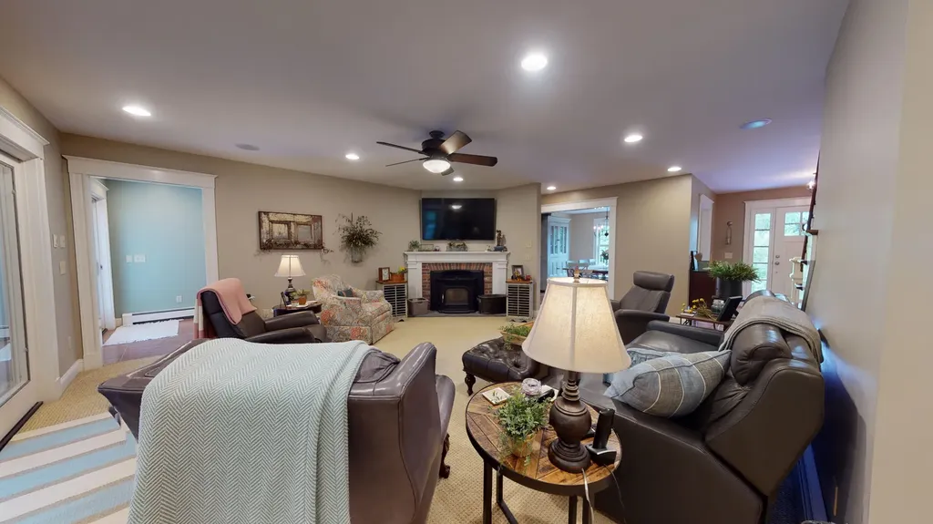 30 Hillview Lane Lewiston ME 04240