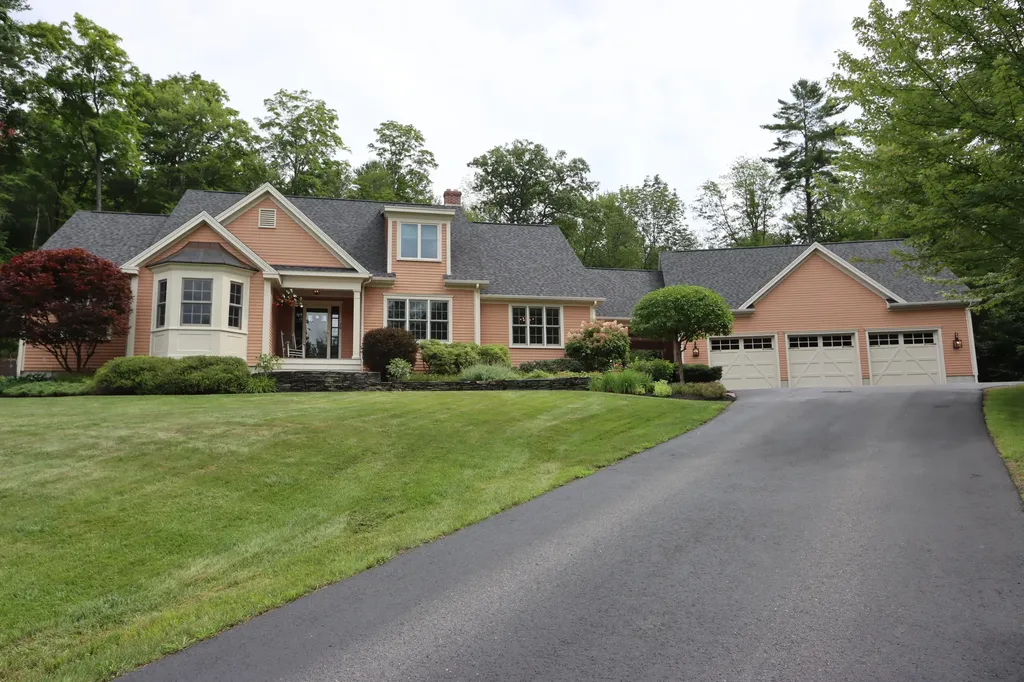30 Hillview Lane Lewiston ME 04240