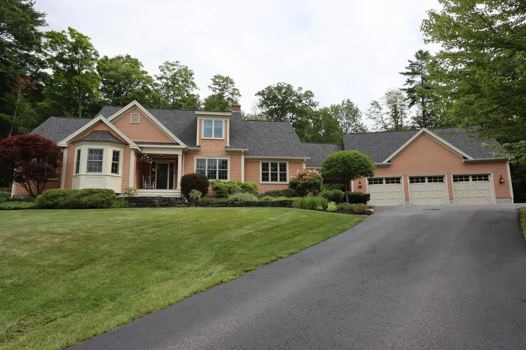 30 Hillview Lane Lewiston ME 04240