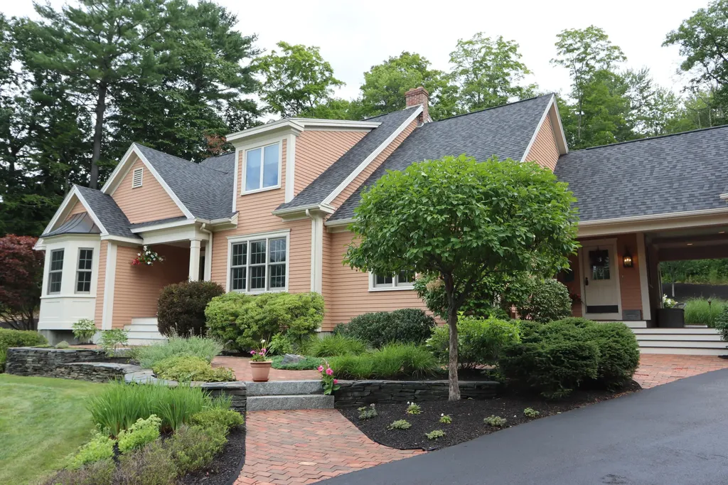 30 Hillview Lane Lewiston ME 04240